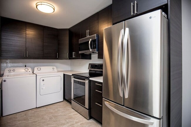 Building Photo - 2809 Stanford Rd