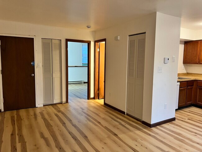 Building Photo - 61 Aspetuck Vlg