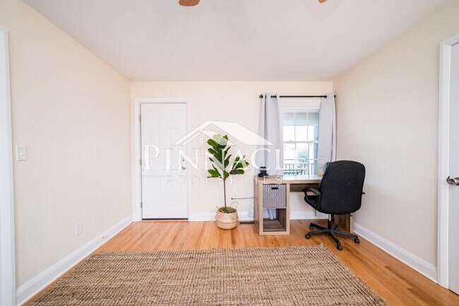 Bedroom 1 - 126 Tomahawk Industrial Park