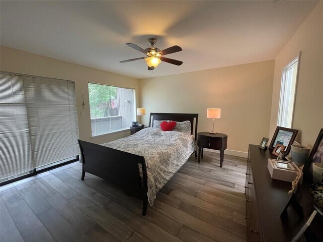 Building Photo - 107 Litchfield Ln