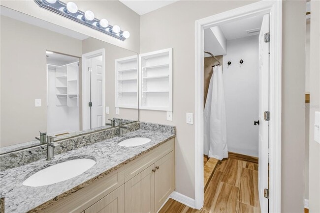 Building Photo - 8415 Gardens Cir