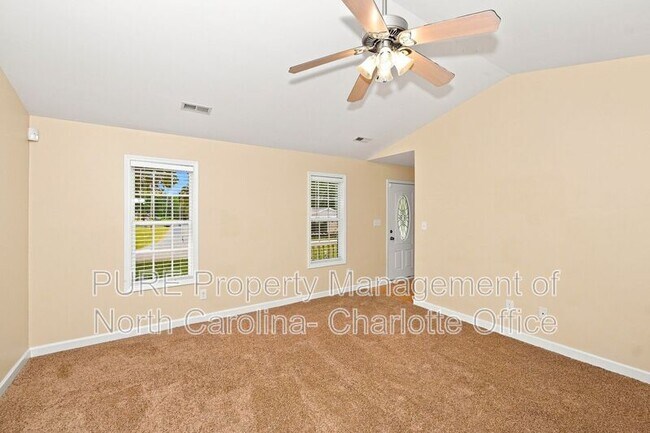 Building Photo - 1459 Ontario Dr