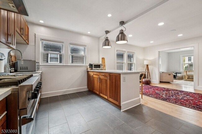 Building Photo - 21 Central Ave