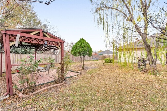 Building Photo - 131 Sandlewood Dr