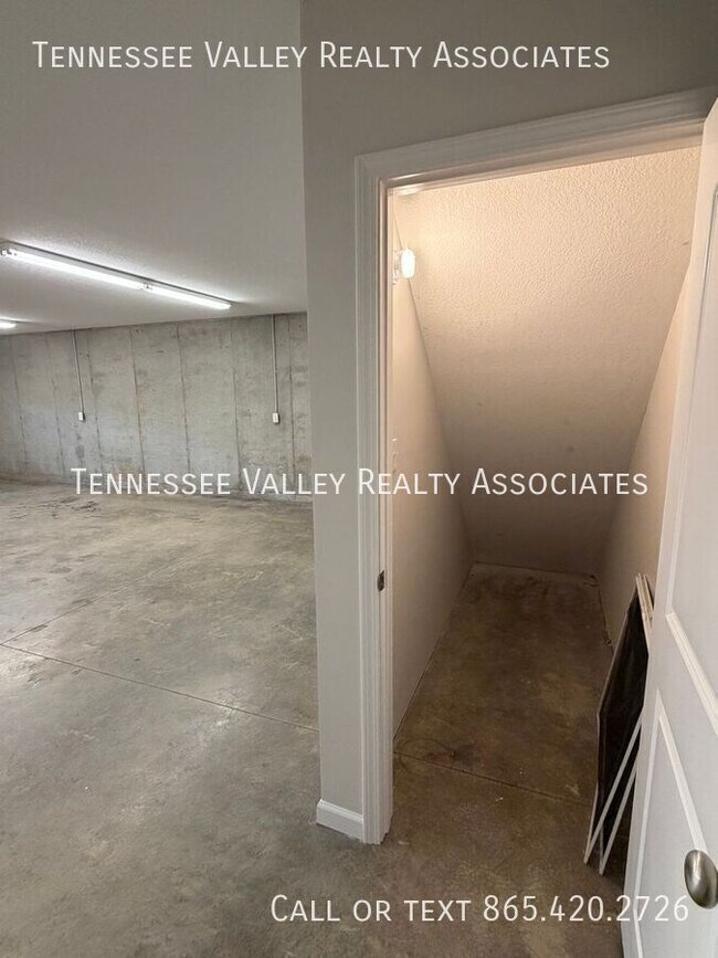 Building Photo - 1816 Andes Rd