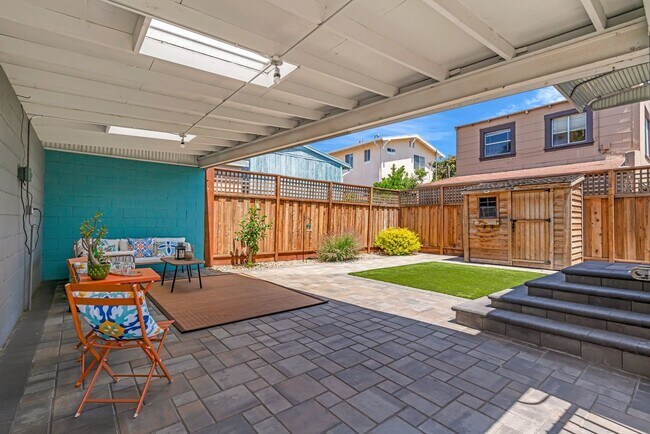 Building Photo - Charming Updated Oakland Home for Lease