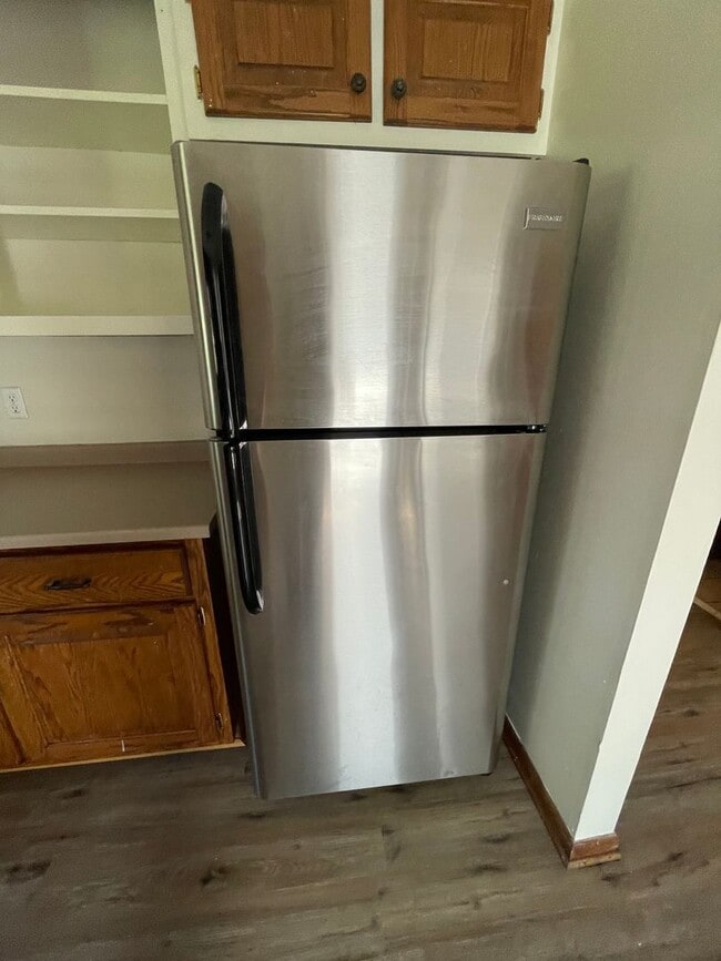 Building Photo - 3 Bedroom 2.5 Bath Townhome Located in Fou...