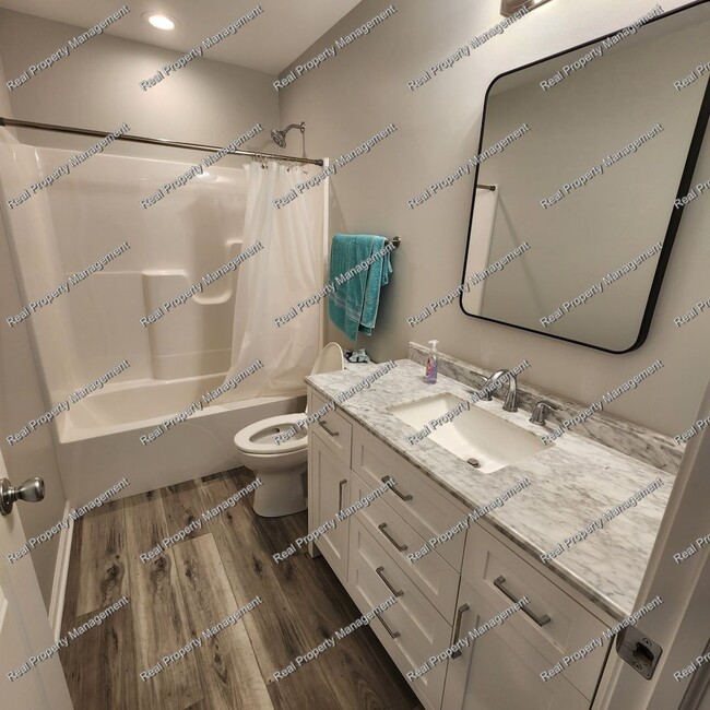 Building Photo - Brand New 3 Bedroom Duplex