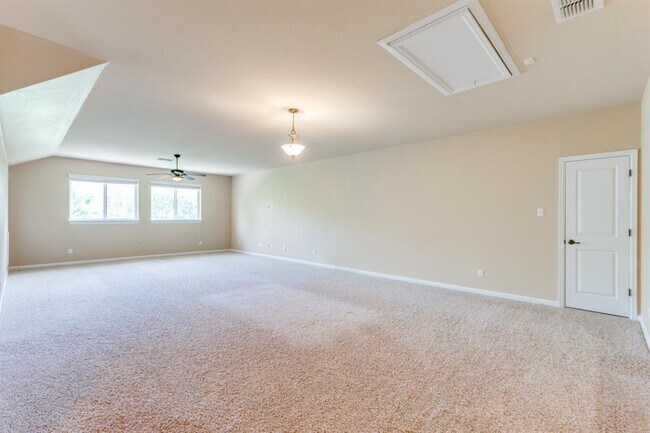 Building Photo - 413 Navigator Dr