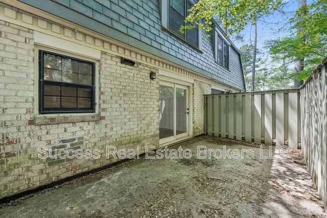 Building Photo - 14 Glenald Way NW