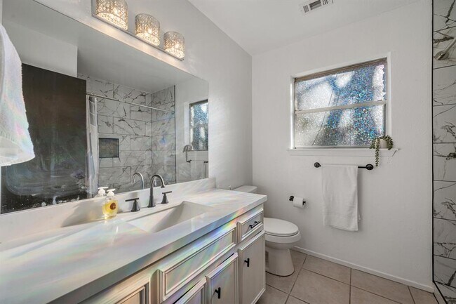 Building Photo - 13200 Running Doe Ln