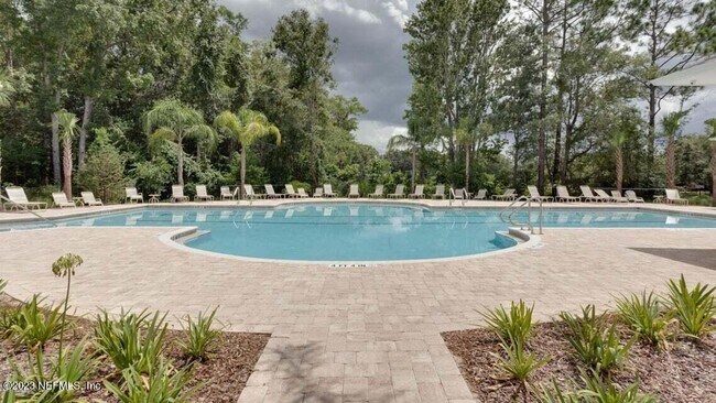 Building Photo - Great home in Pine Lakes