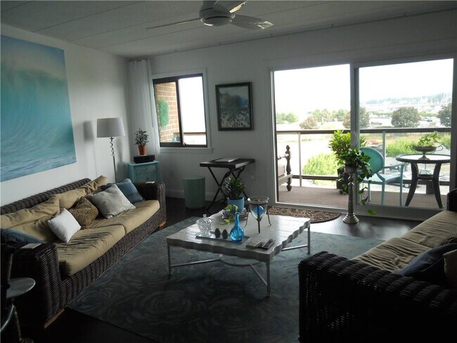 Building Photo - 1303 Capella S