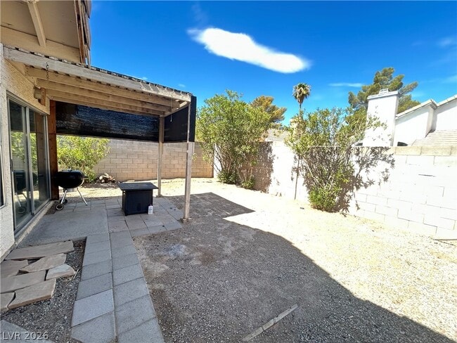 Building Photo - 7135 Shadow Crest Dr