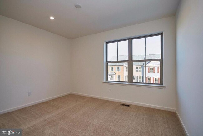 Building Photo - 43428 Robey Sq