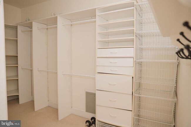 Building Photo - 6902 Tower of London Dr