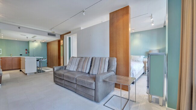 Building Photo - 701 Pennsylvania Ave NW