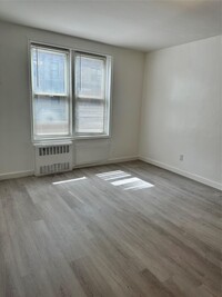 Building Photo - 43-43 Kissena Blvd