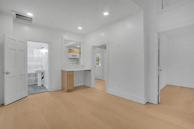 Building Photo - 140 Wait St