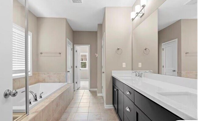 Building Photo - 1063 Johnson Grove