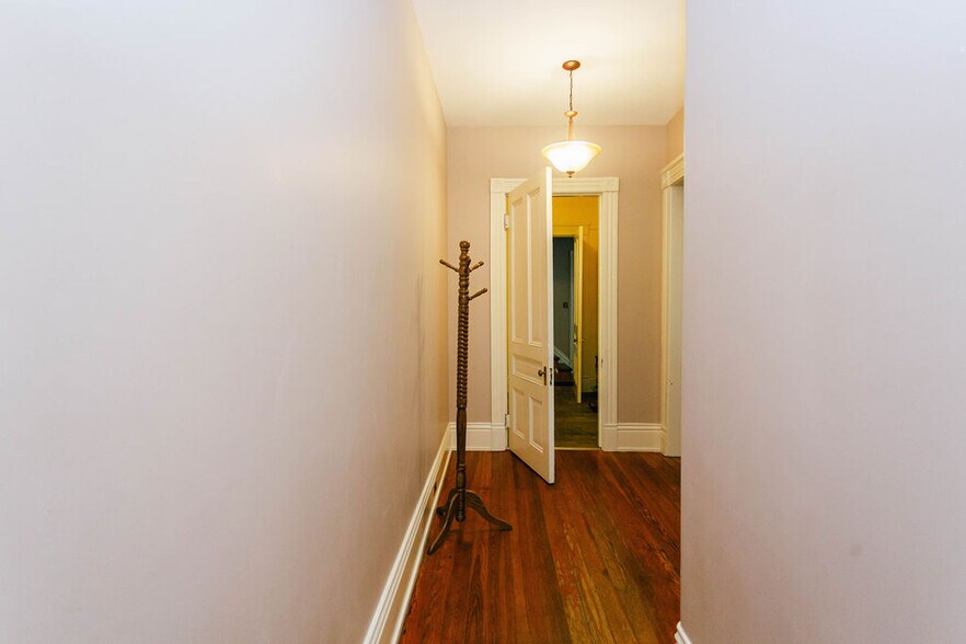 Building Photo - 1324 Highland Ave