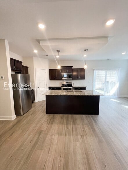 Building Photo - 817 Marksman Ct