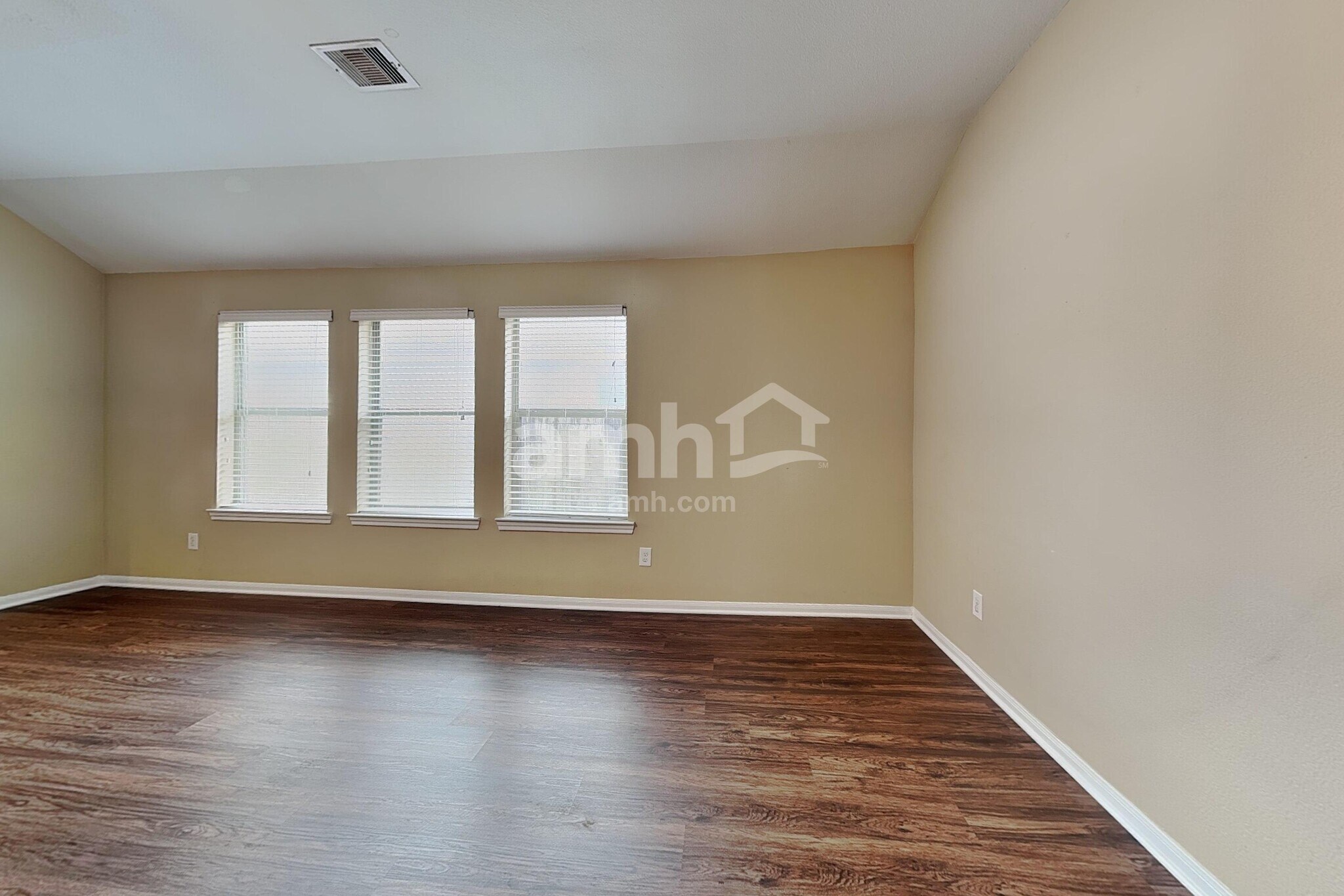 Building Photo - 28606 Lockeridge Farms Dr