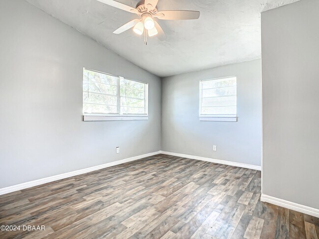 Building Photo - 152 Ponce De Leon Dr