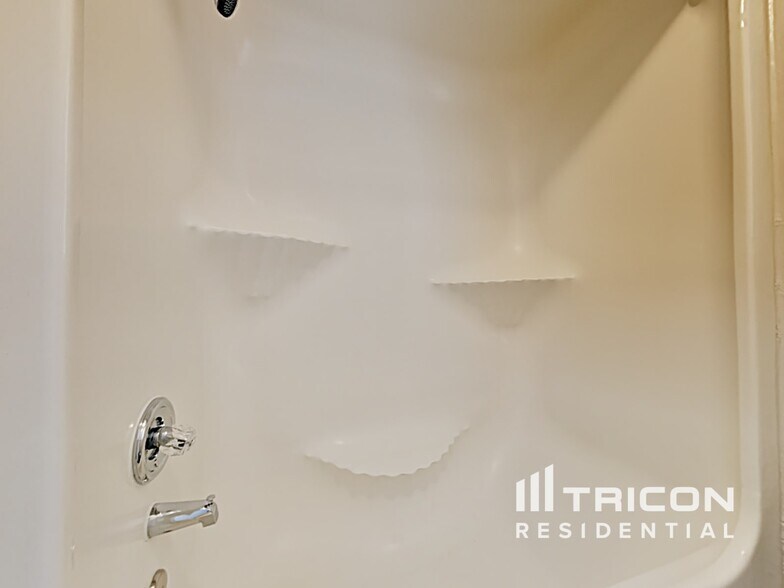 Building Photo - 5814 Arncliffe Dr