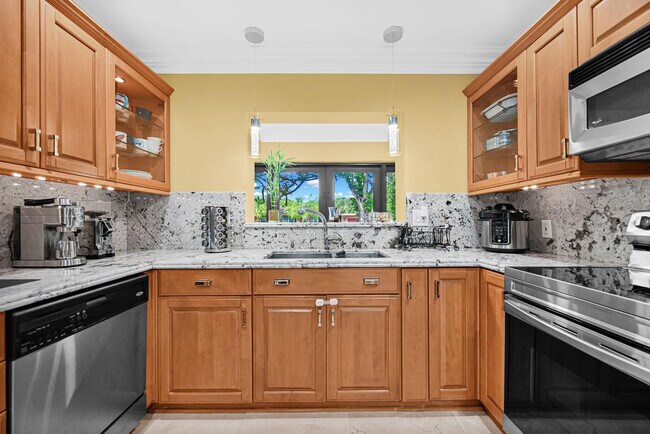 Building Photo - 836 Orchid Dr