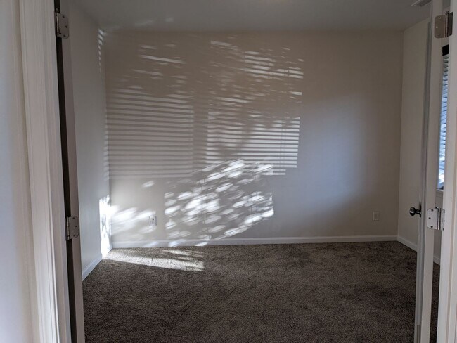 Building Photo - 62851 NE Kinley Ln