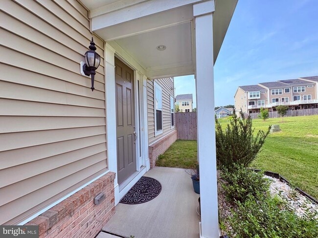 Building Photo - 438 Boxelder Dr