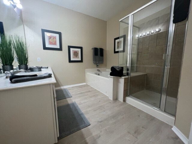 Building Photo - TOTALLY UPDATED & Spacious 4/2/2 in Fort Worth