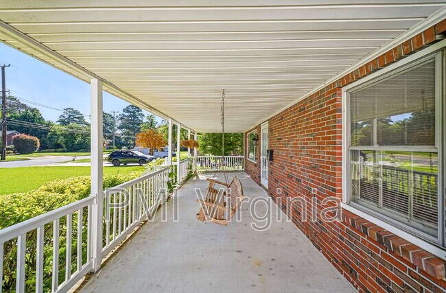 Building Photo - 1641 E Bayview Blvd