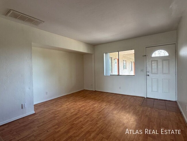 Building Photo - 2/1 Condo near Nash Elementary/ Gated Comm...