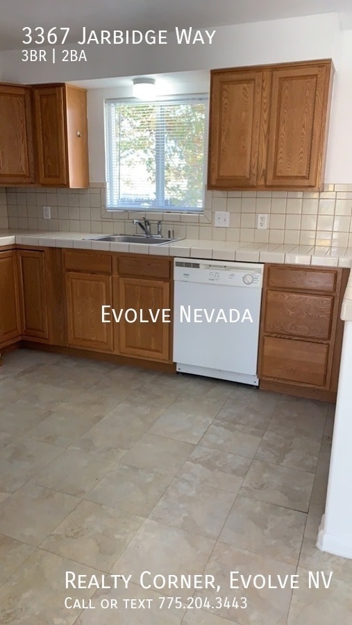Building Photo - 3367 Jarbidge Way