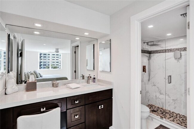 Building Photo - 5200 N Ocean Blvd