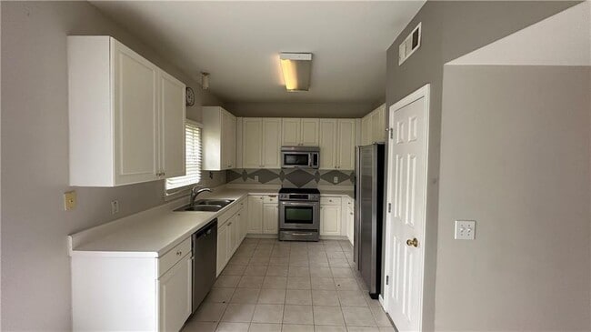 Building Photo - 205 Foe Creek Ct