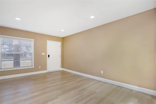 Building Photo - 4622 W El Prado Blvd