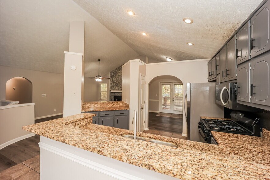 Building Photo - 1216 Gallatin Ct