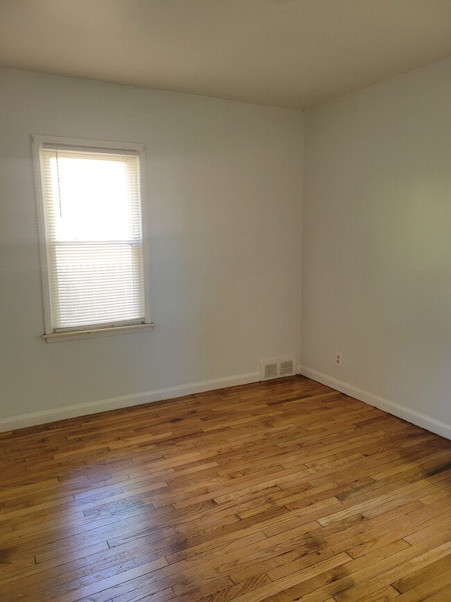 Building Photo - 10794 Marne St