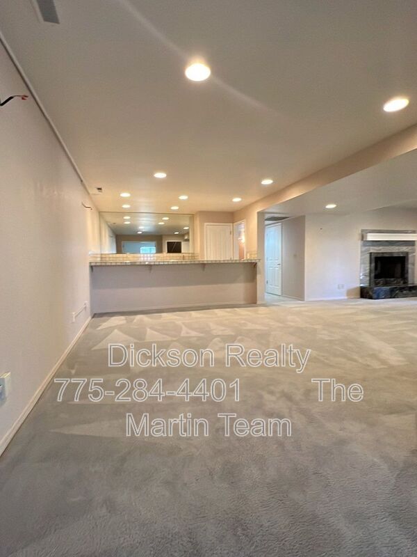 Building Photo - 3245 Marthiam Ave