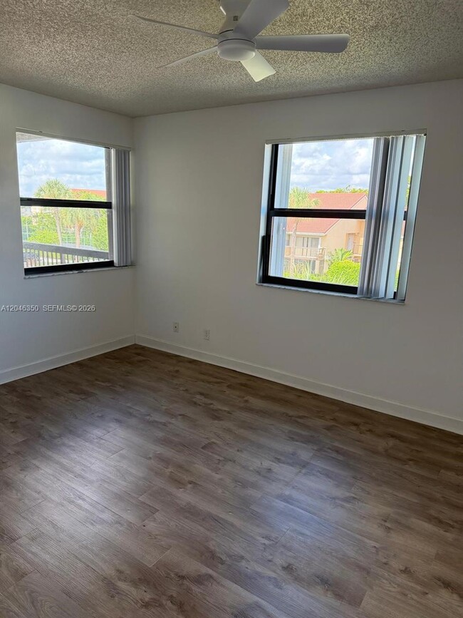 Building Photo - 5761 Riverside Dr