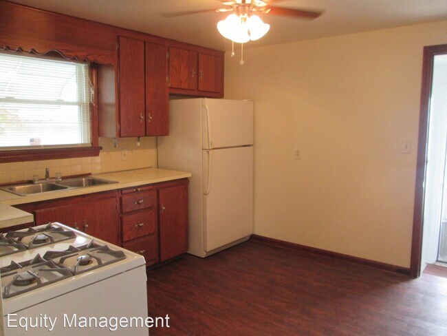 Building Photo - 2 br, 1 bath House - 820 Lincoln