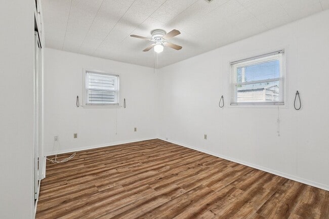 Building Photo - 309 W Tish Dr