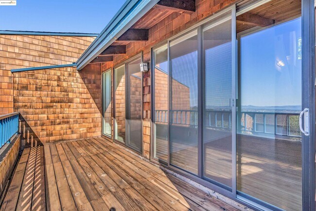 Building Photo - 57 Sereno Cir