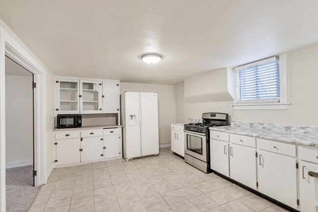 Building Photo - 172 S 600 W