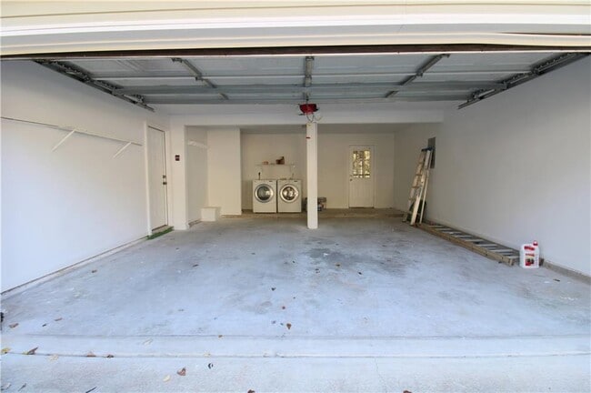 Building Photo - 2363 Mills Bend