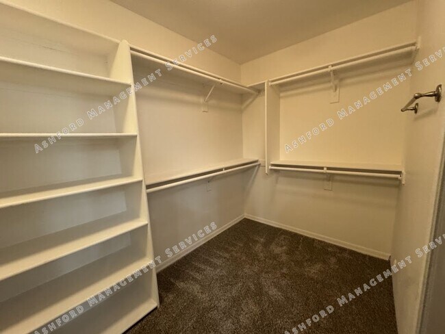 Building Photo - Spacious 4-Bedroom, 3-Bath Phoenix Home wi...