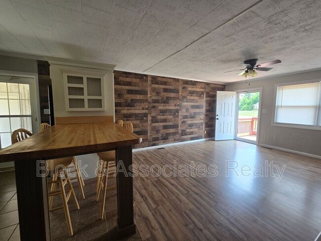 Building Photo - 4665 Peace Rd